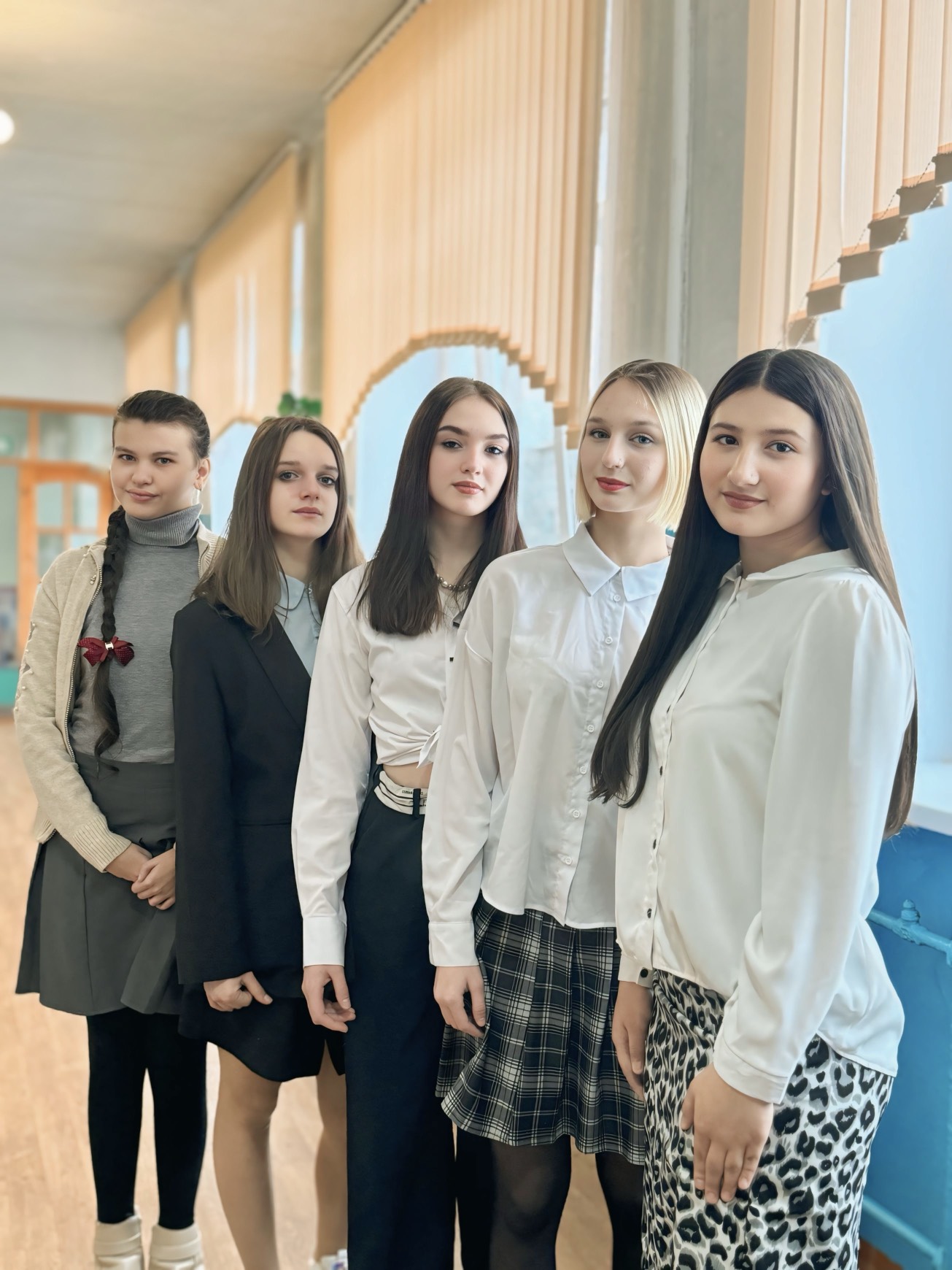 Изображения школьной формы для учащихся 5-11 классов.